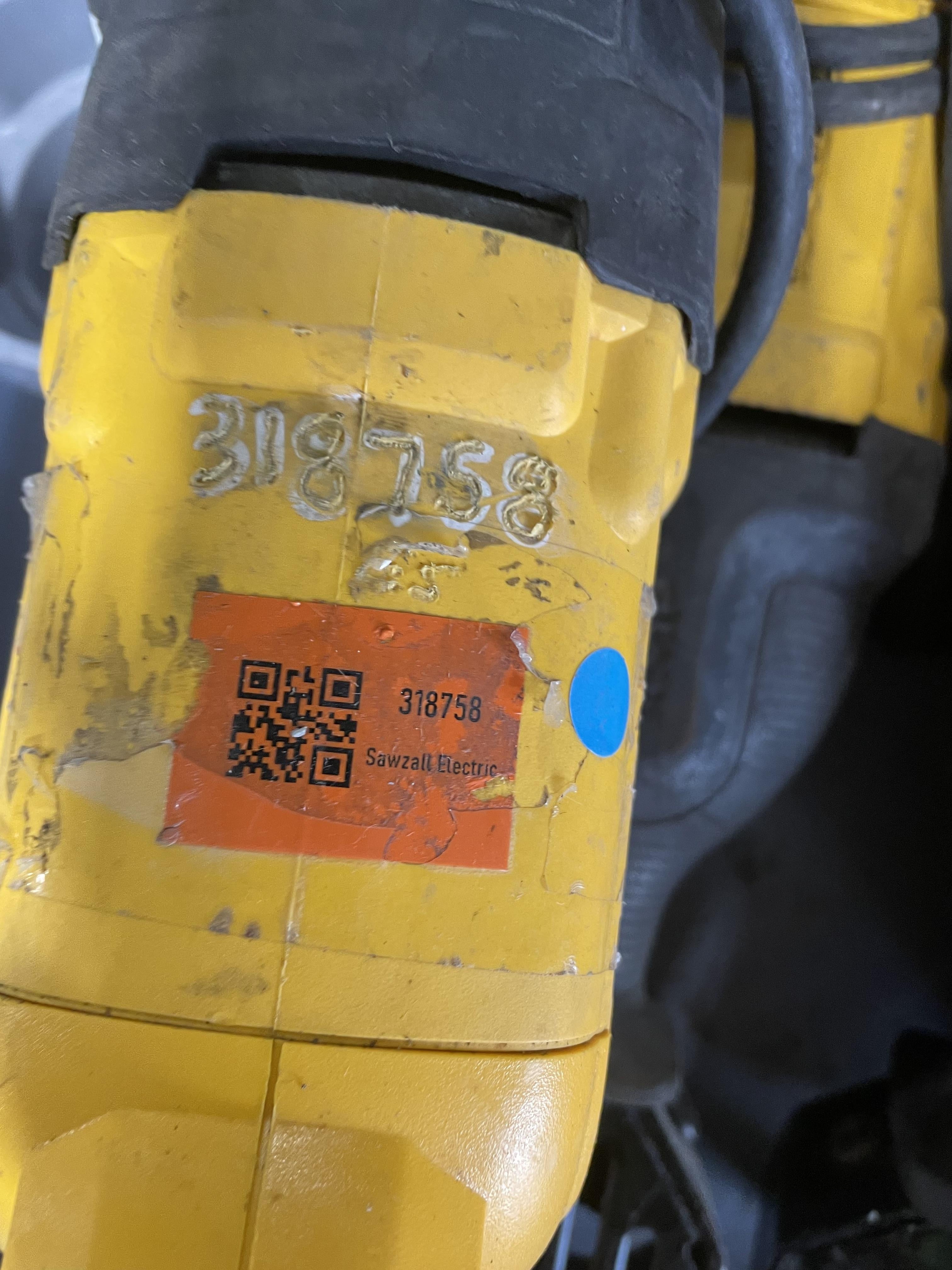 2023 DEWALT DWE305