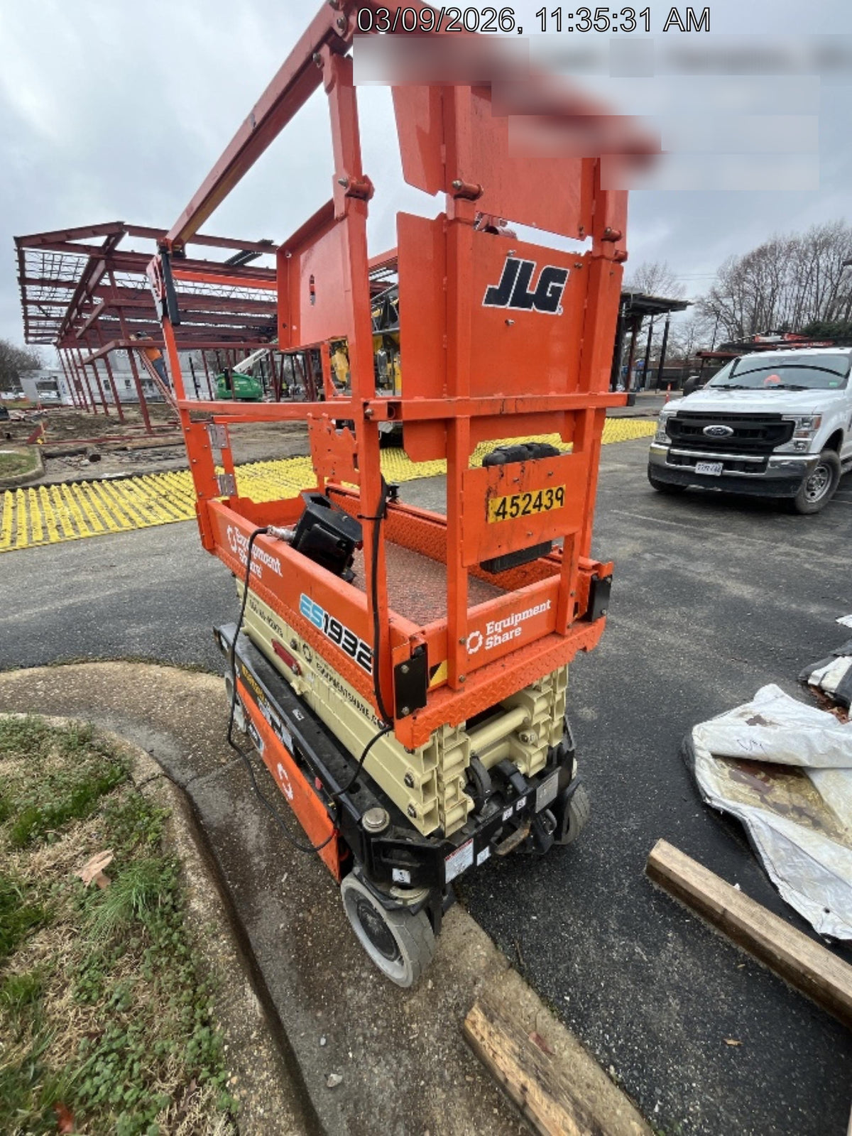 2024 JLG ES1932