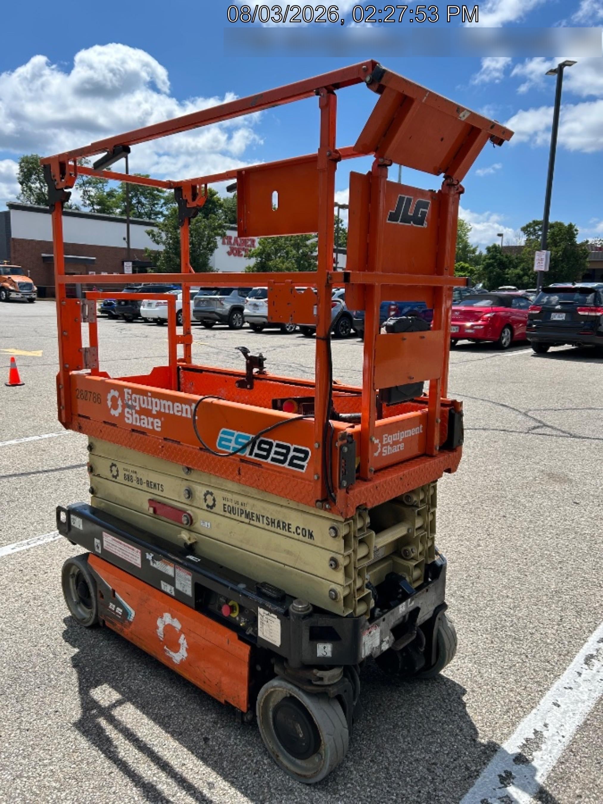 2022 JLG ES1932