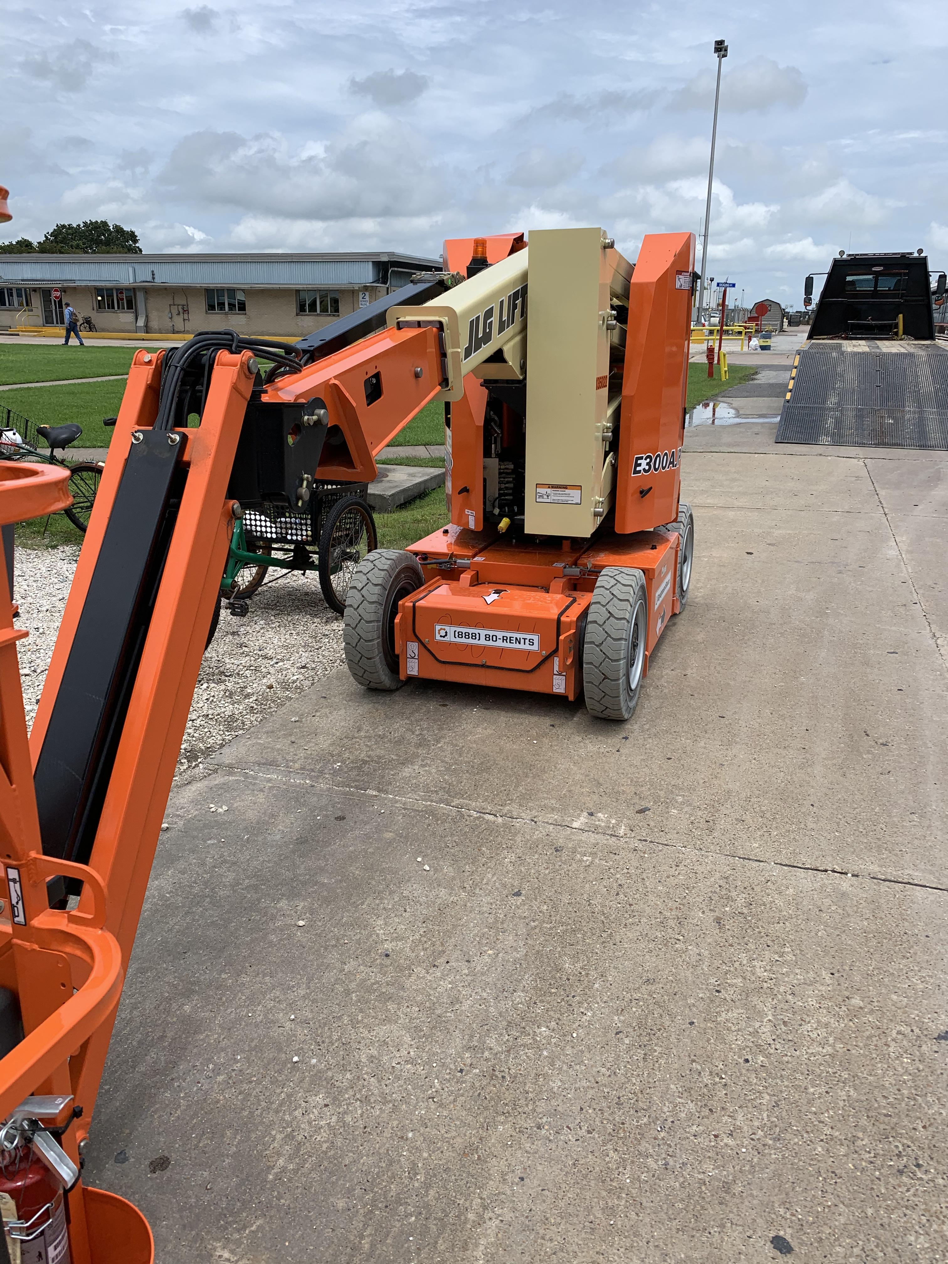 2021 JLG E300AJP