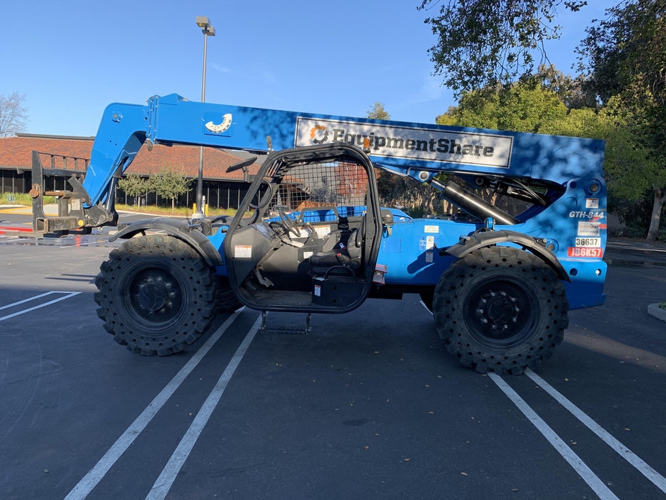 2019 GENIE GTH-844