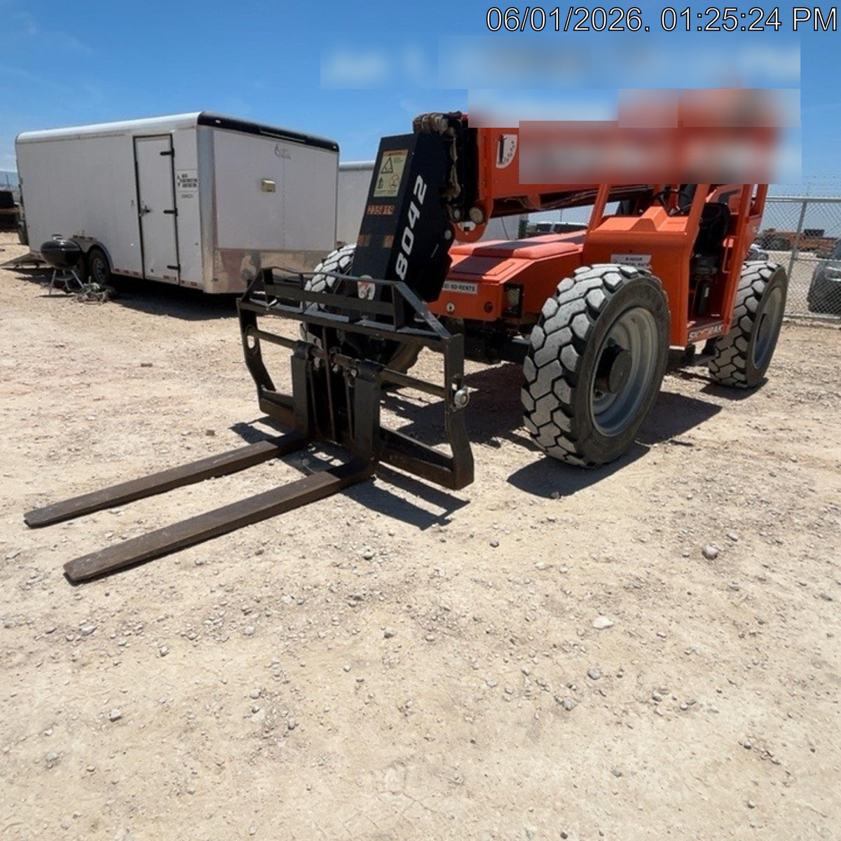 2022 SKYTRAK 8042