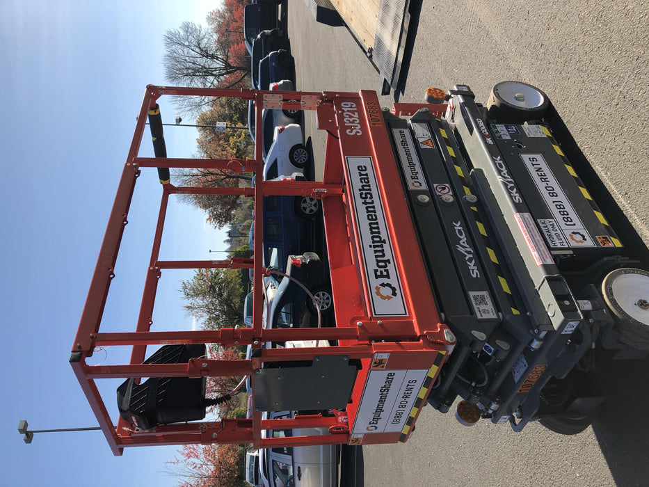 2020 Skyjack SJIII-3219 Solid NM Tires, Half height spring hinged entry gate, Dual Beacons, 800W Inverter