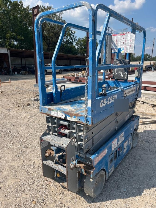 2019 Genie GS-1930 Fixed Rails with Chain Entry