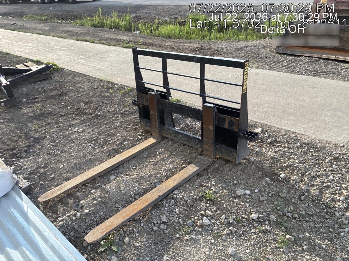 2025 ARROW MATERIAL HANDLING 48" Pallet Forks - Arrow
