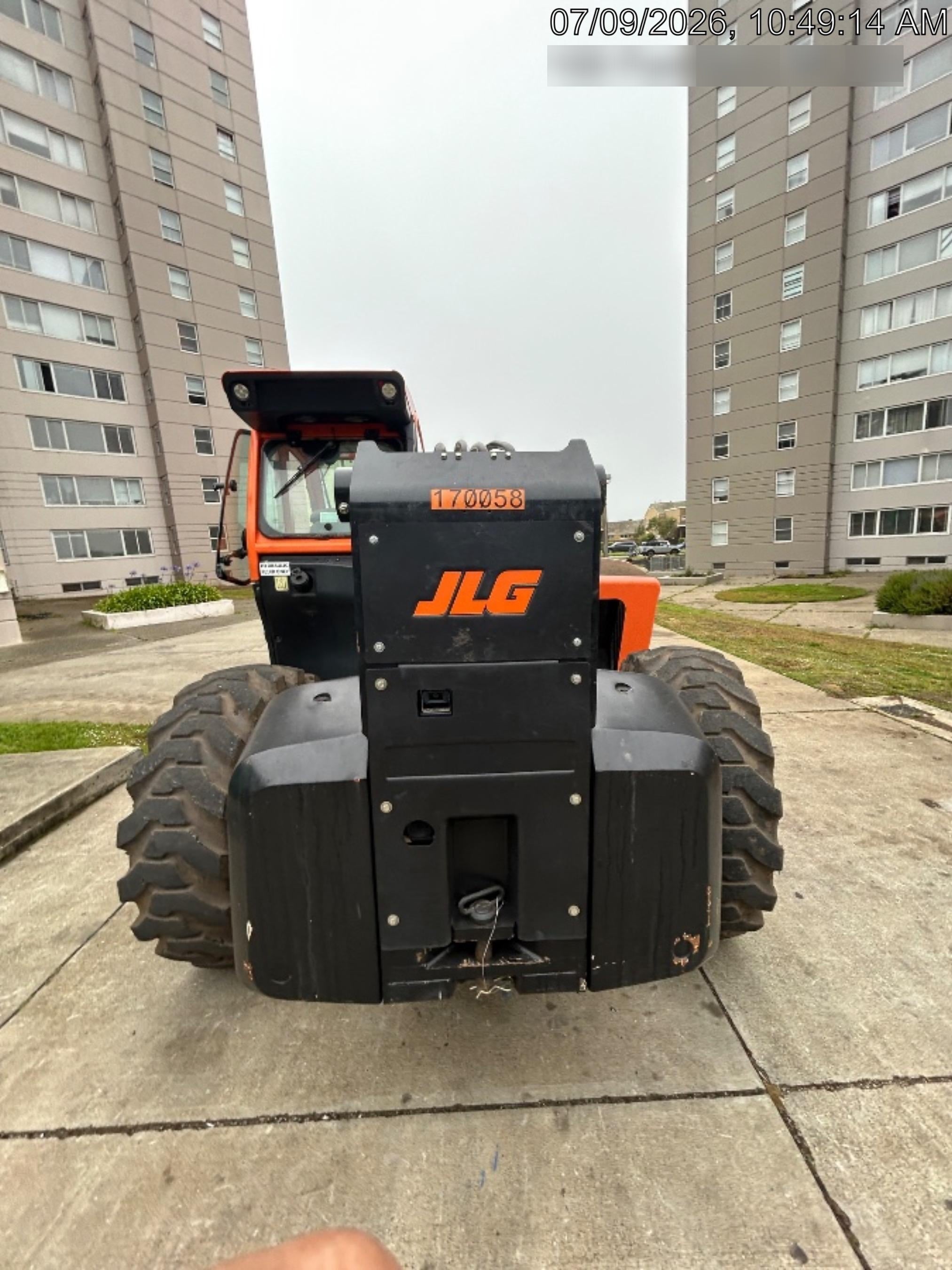 2021 JLG 1732