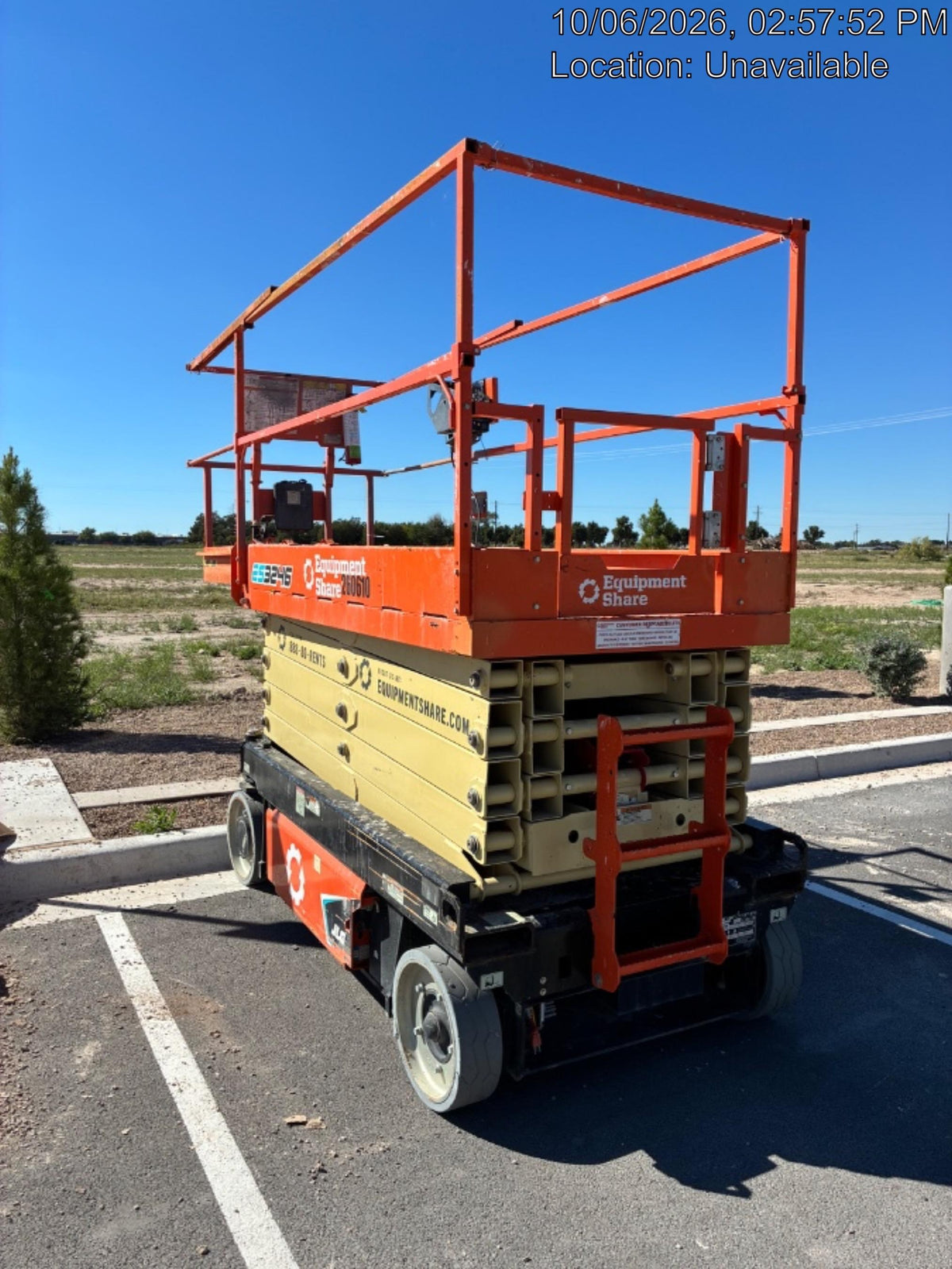 2022 JLG ES3246
