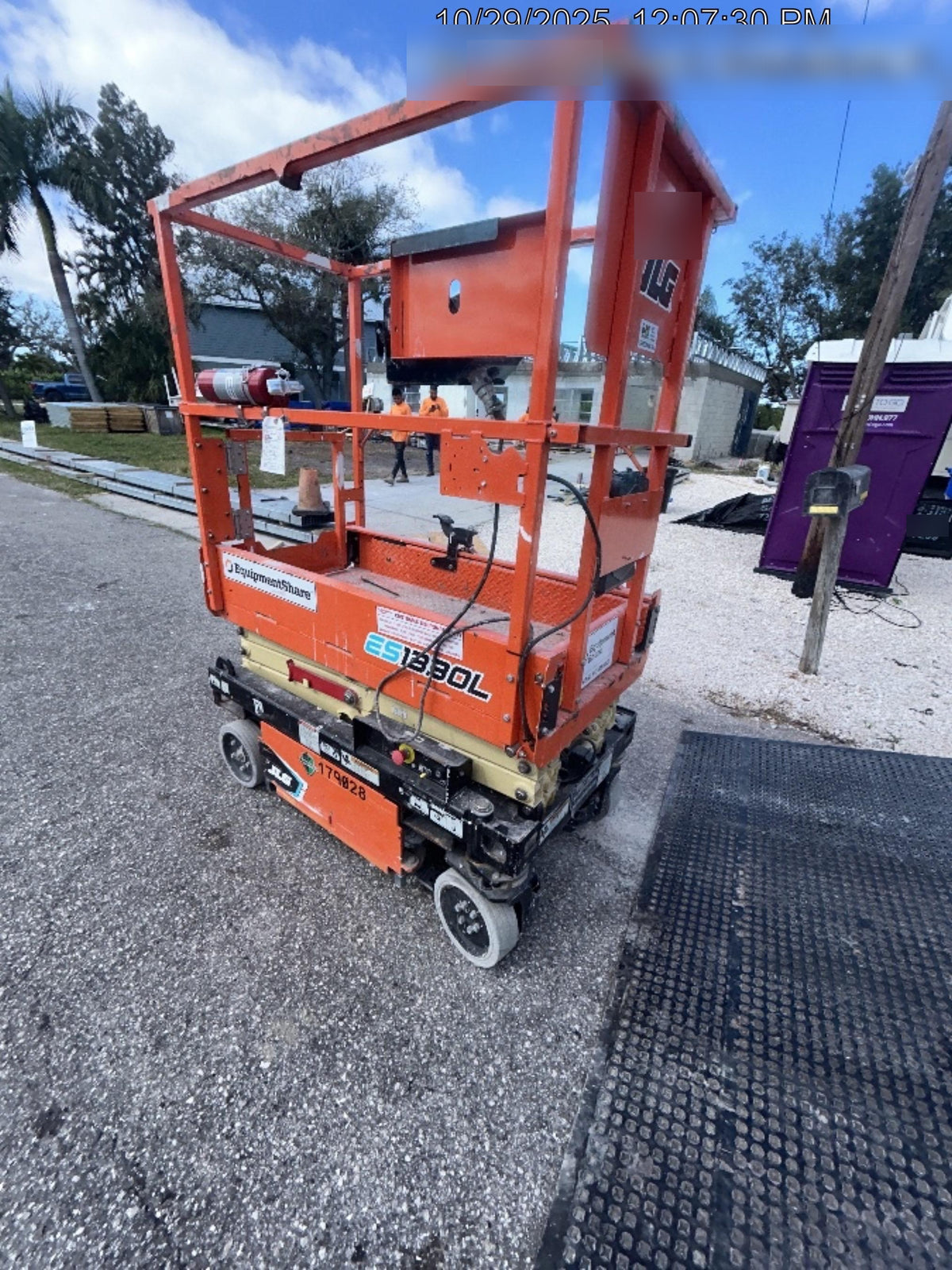 2021 JLG ES1330L