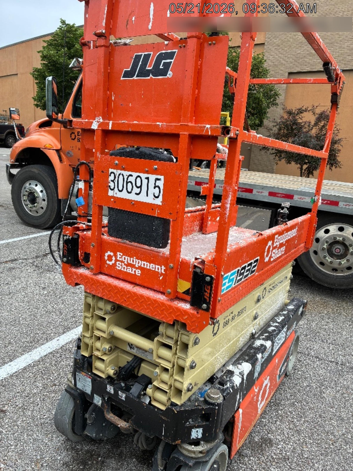 2023 JLG ES1932