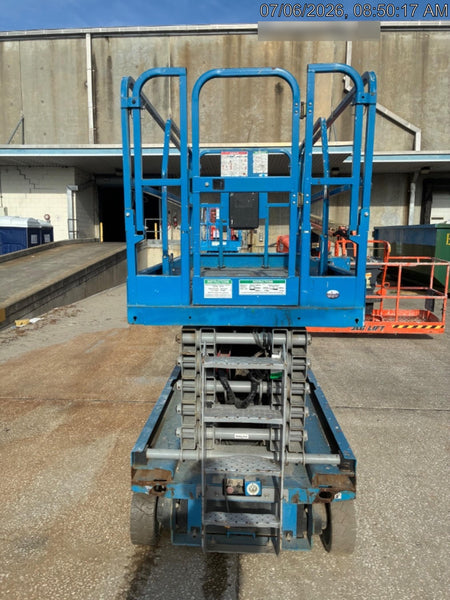 2019 Genie GS-4047 Folding rails with half height swing gate