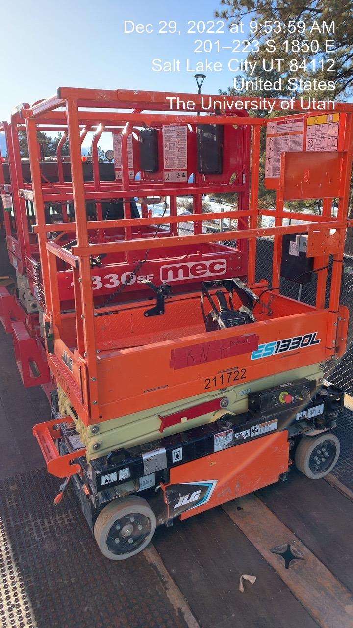 2022 JLG ES1330L