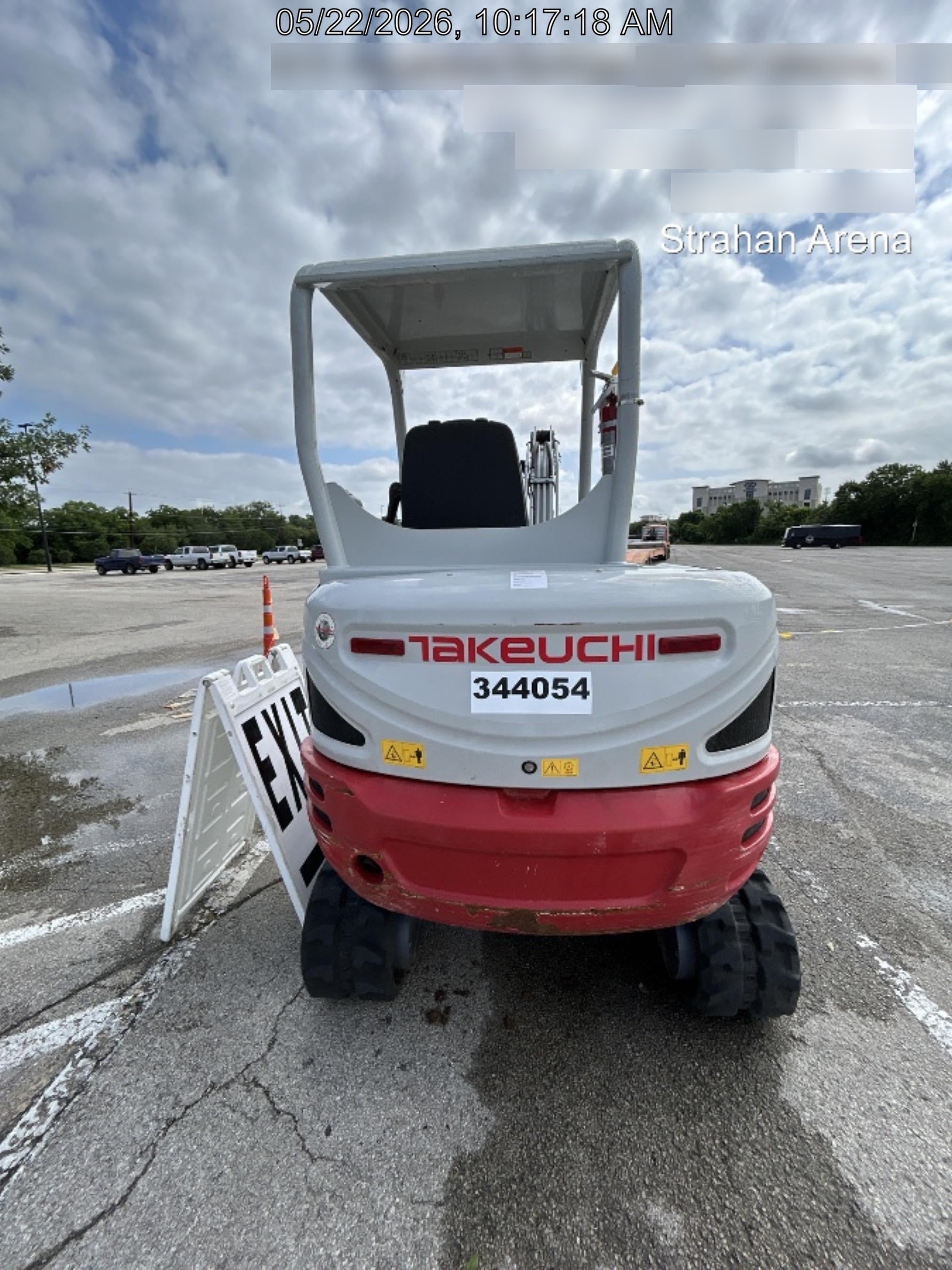2023 TAKEUCHI TB235-2R