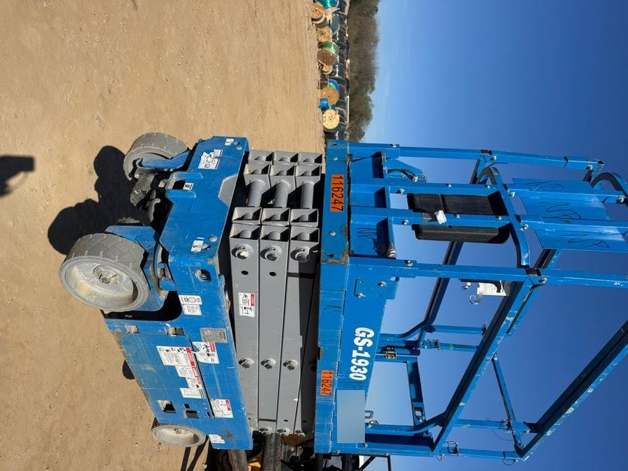 2020 Genie GS-1930 Solid Non Marking Tires, Beacon, Folding rails with half height swing gate
