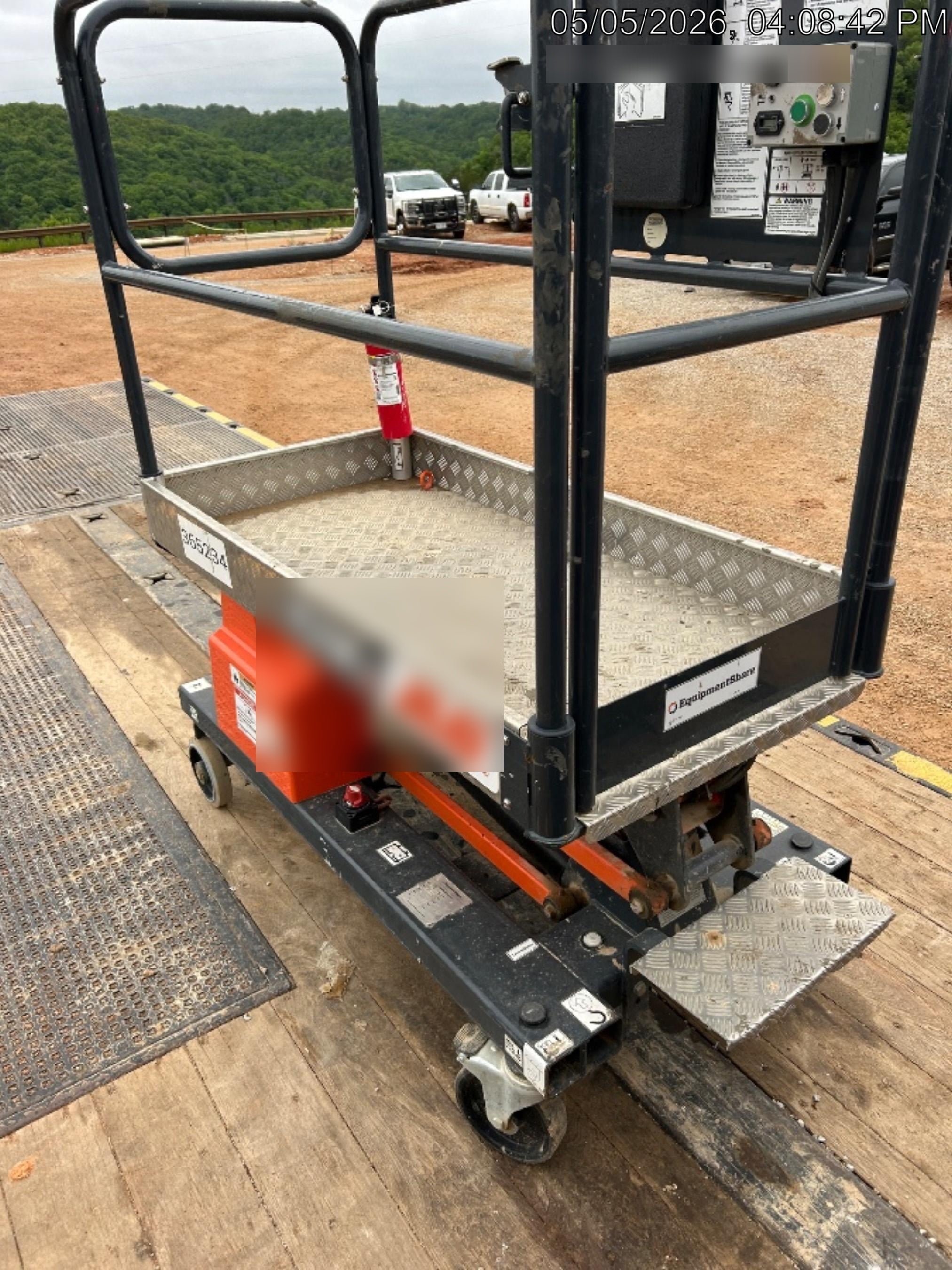 2023 JLG 1030P