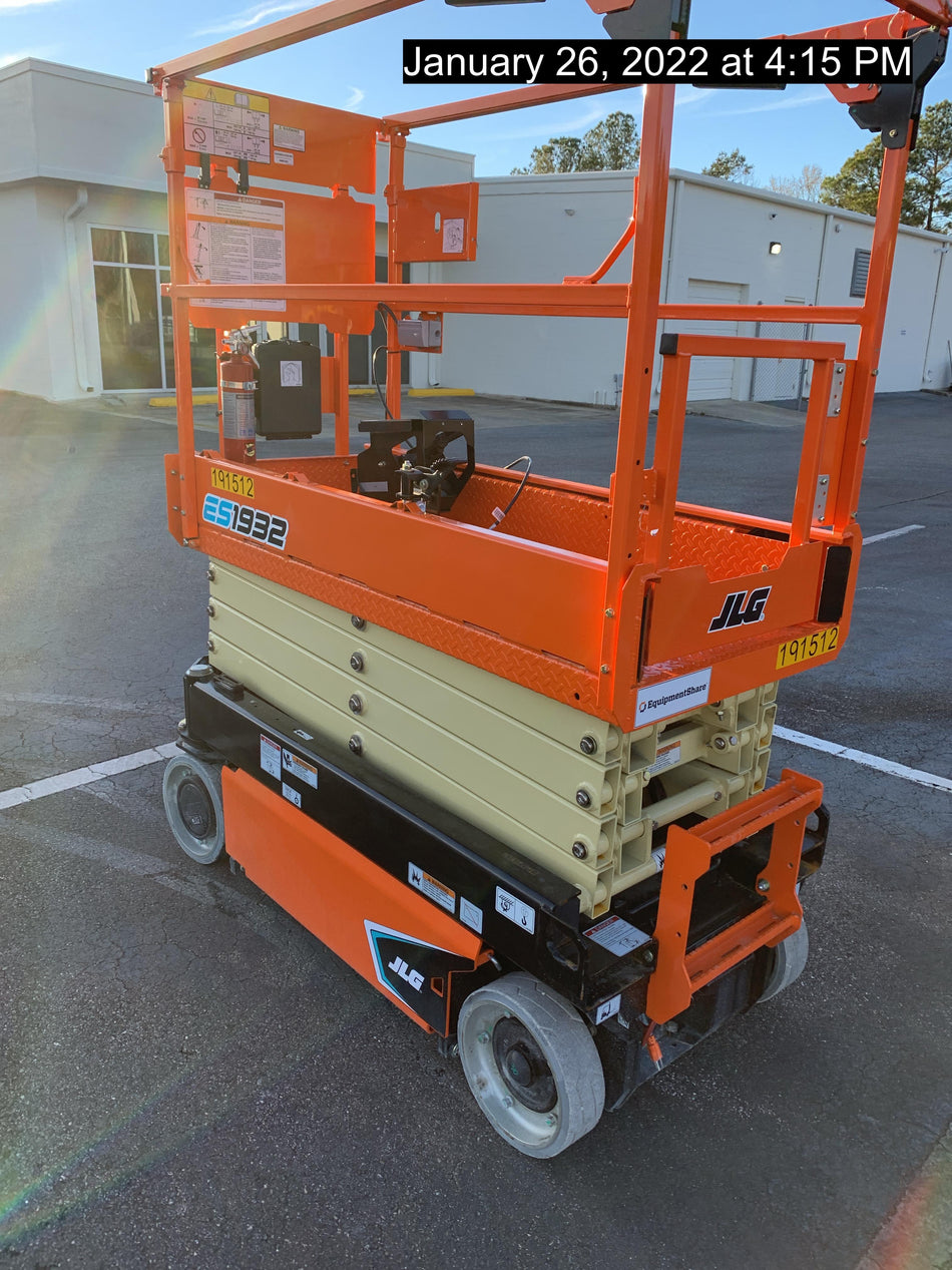2021 JLG ES1932