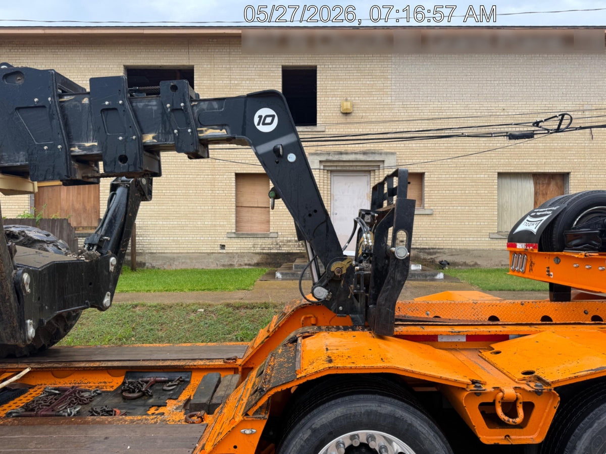 2022 JLG 1075