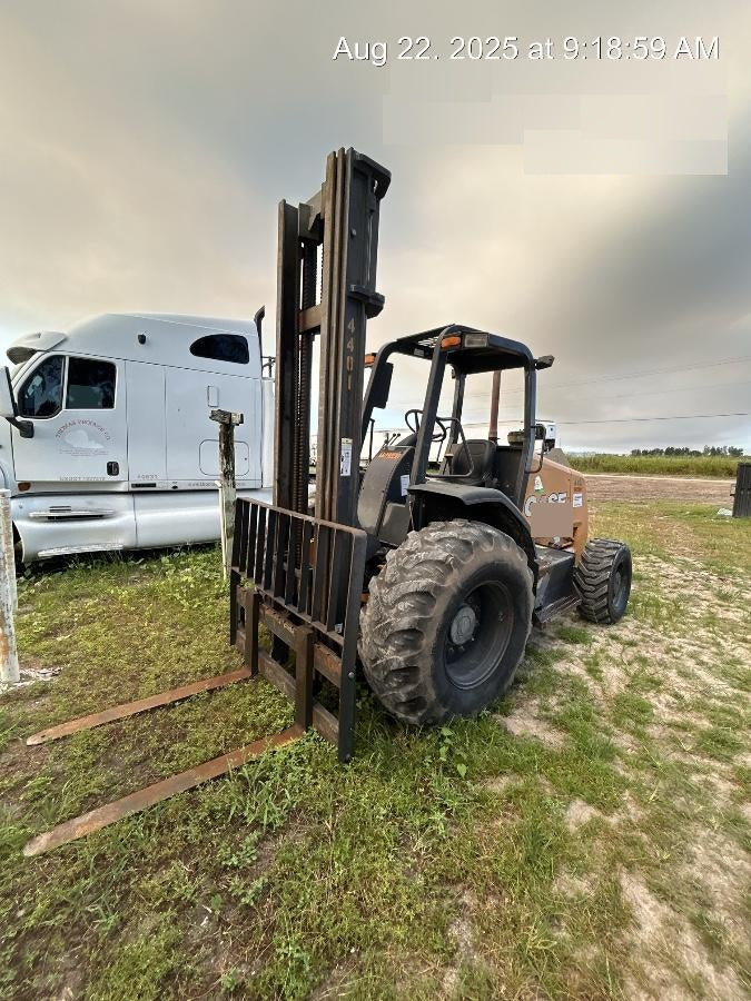 2017 CASE 586H