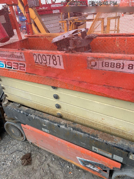 2022 JLG ES1932