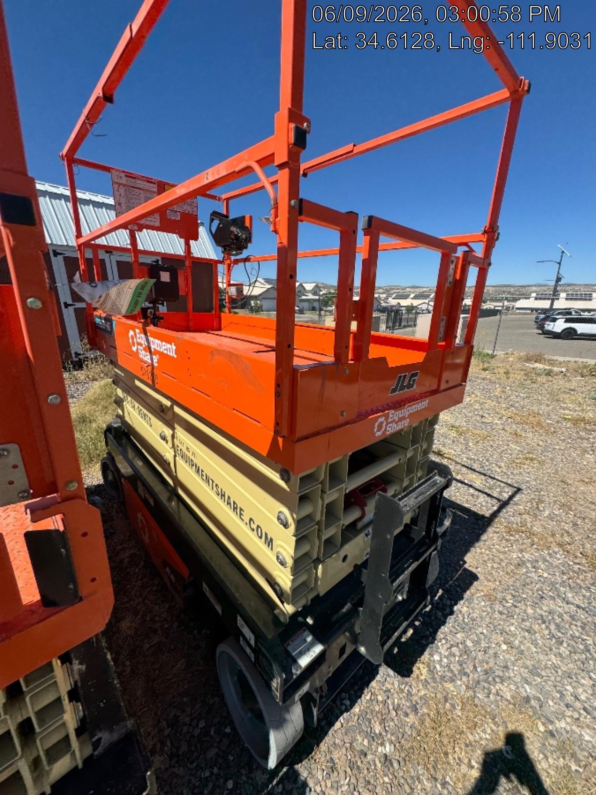 2025 JLG ES3246