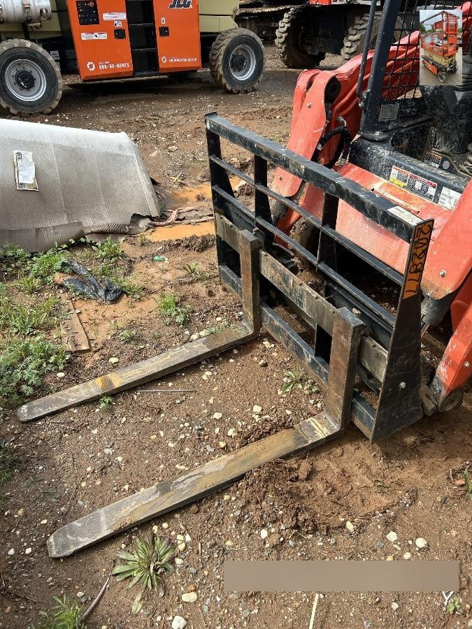 2022 ARROW MATERIAL HANDLING 60" Pallet Forks - Arrow