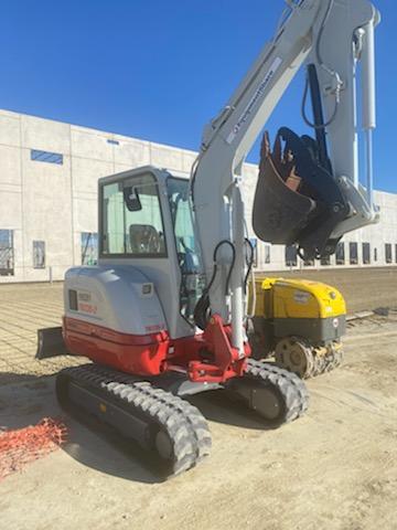 2022 TAKEUCHI TB235-2CR