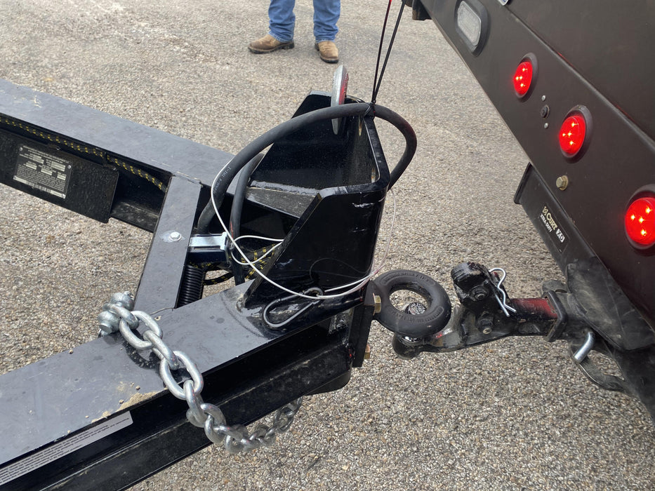 2021 Vac-Tron LP573XDT 500 Gallon Debris Tank w/ Hydraulic Tilt, two (2) 100 Gallon Water Tanks, Low Profile Torsion Axles (12,000 GVWR)