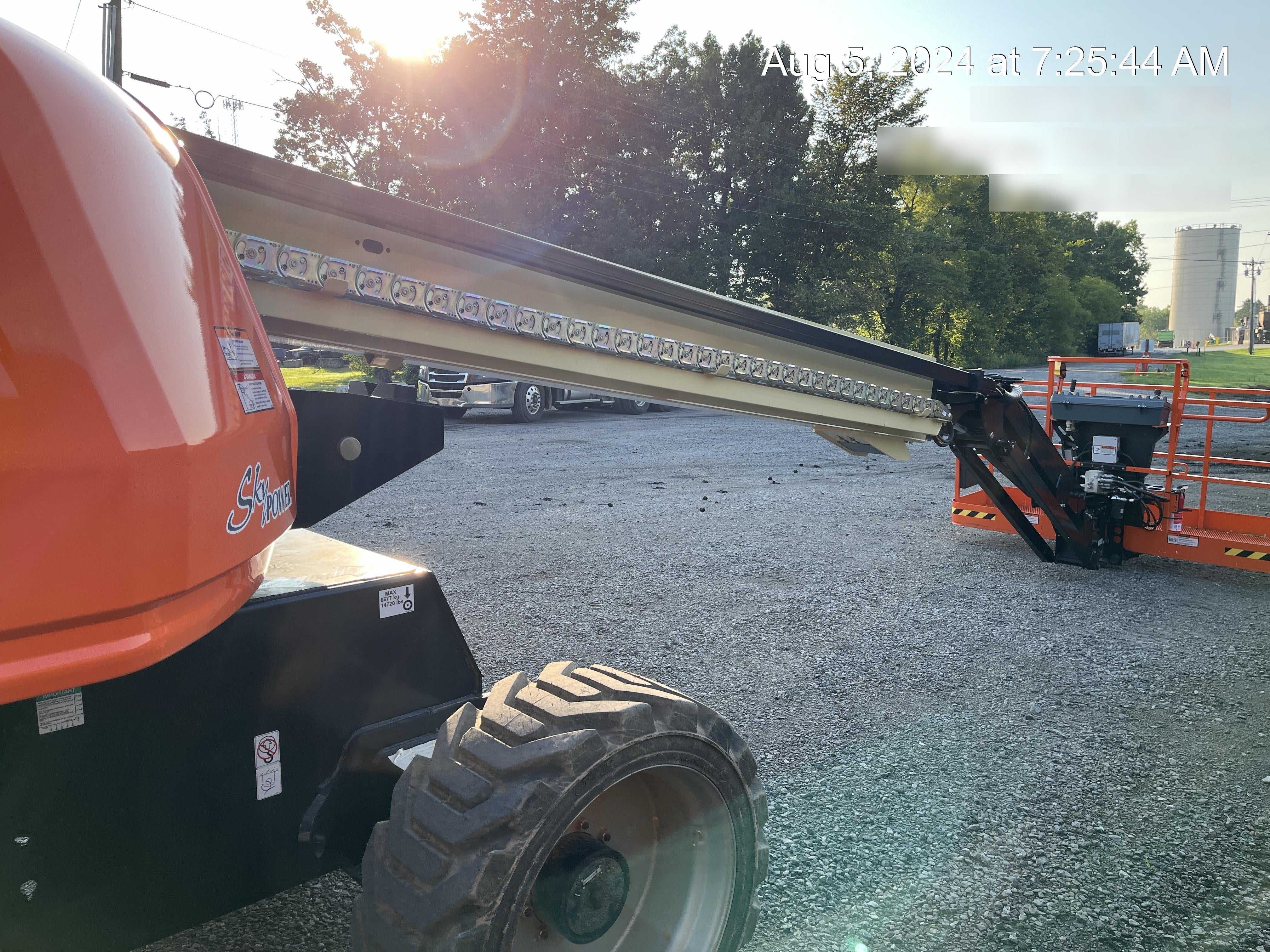 2023 JLG 660SJ