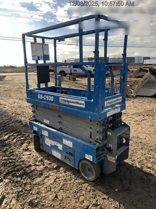 2020 Genie GS-1930 Solid Non Marking Tires, Beacon, Folding rails with half height swing gate, 800W Inverter