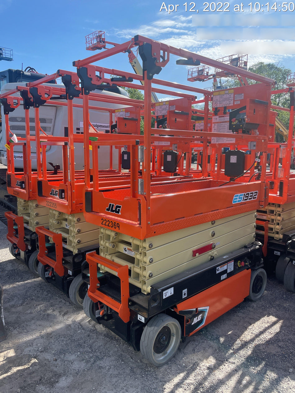 2022 JLG ES1932