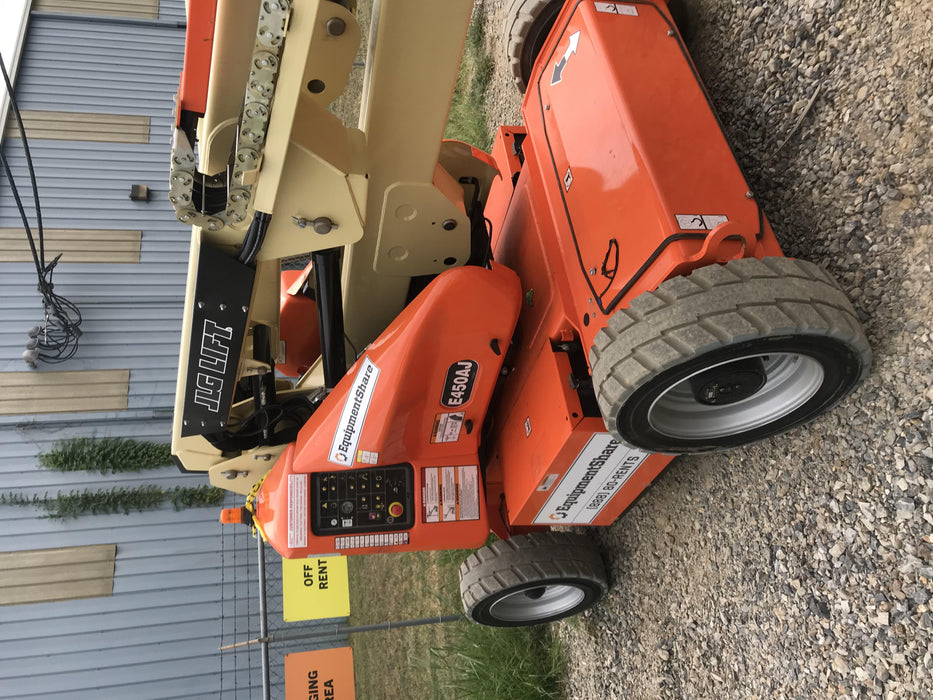 2019 JLG E450AJ