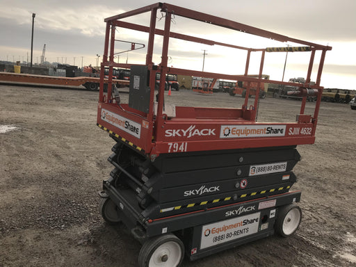 2018 Skyjack SJIII-4632 Skyjack SJIII4632 Scissor Lift w/Trojan Batteries