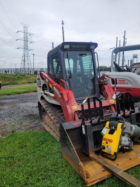 2022 TAKEUCHI TB235-2R