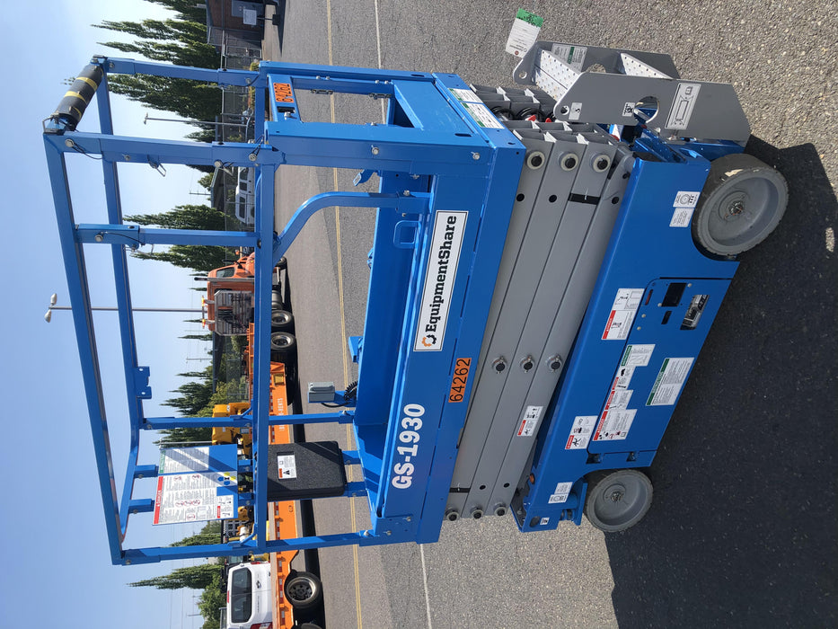 2020 Genie GS-1930 Solid Non Marking Tires, Beacon, Folding rails with half height swing gate, 800W Inverter