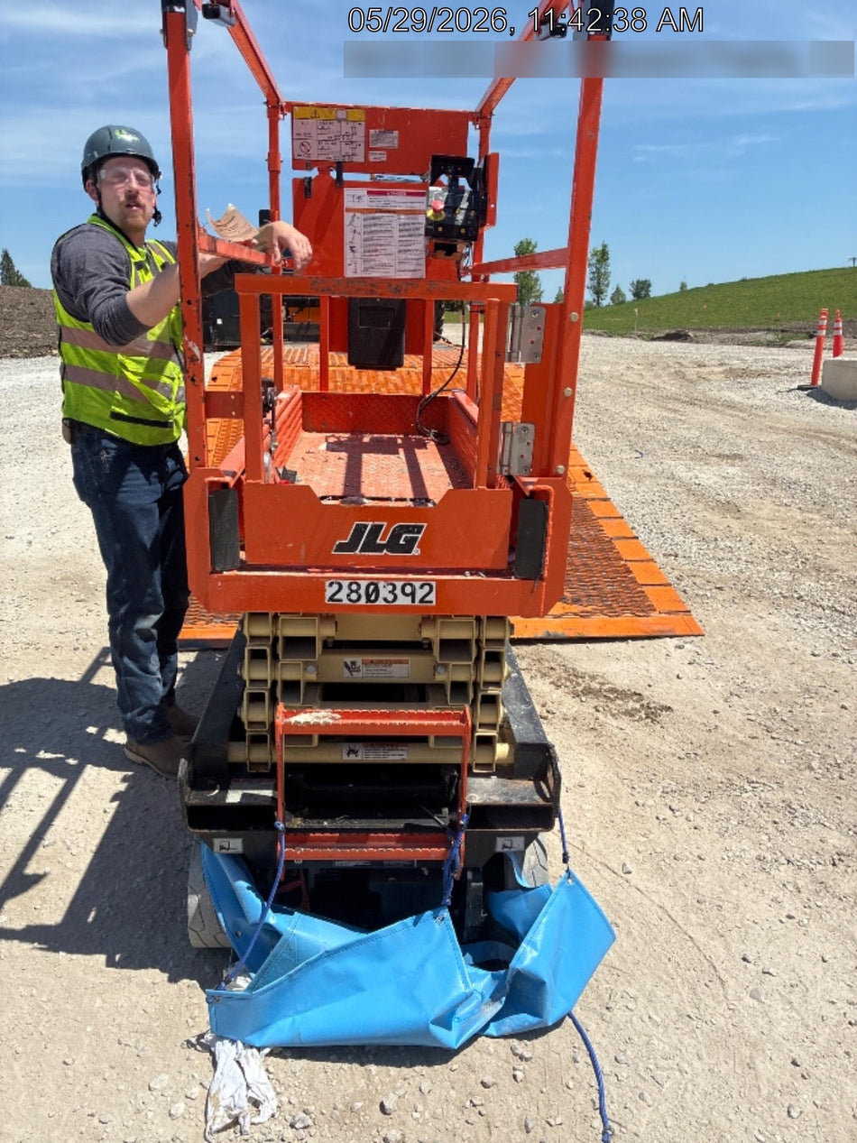 2022 JLG ES1932