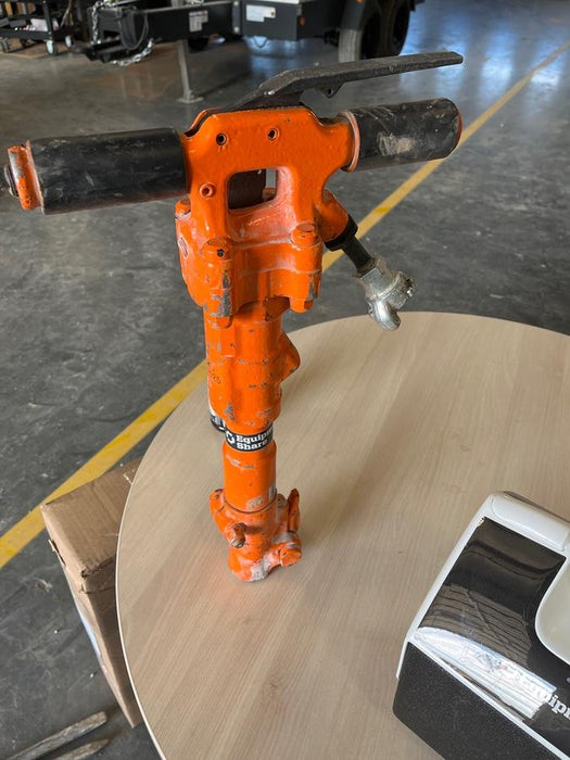 2023 MICHIGAN PNEUMATIC ES-TPB30-1-TRACKER