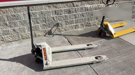 2023 STRONGWAY 4400 lb Pallet Jack