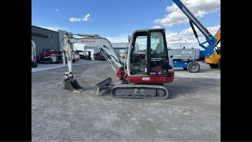 2020 TAKEUCHI TB240