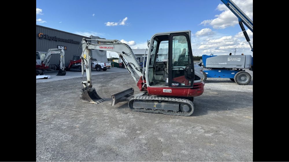 2020 TAKEUCHI TB240