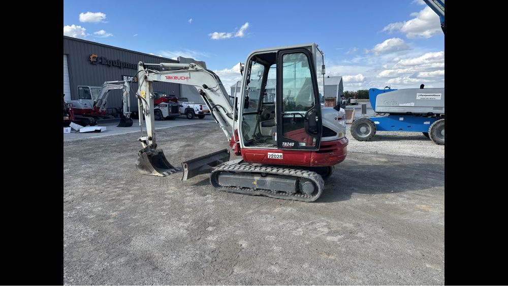 2020 TAKEUCHI TB240