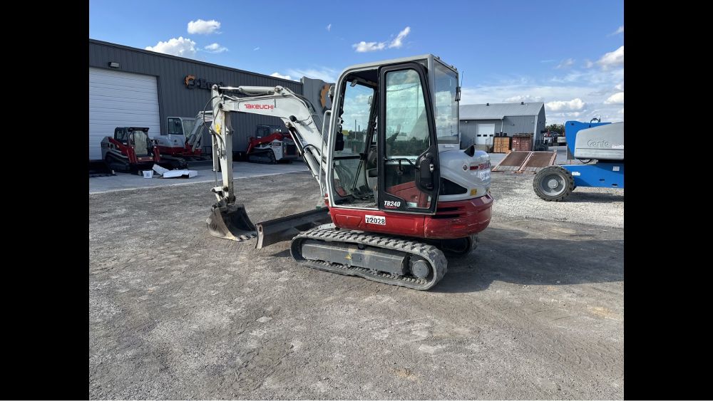 2020 TAKEUCHI TB240