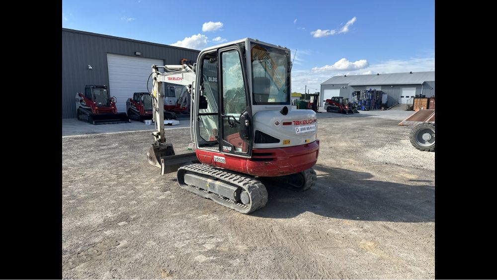 2020 TAKEUCHI TB240