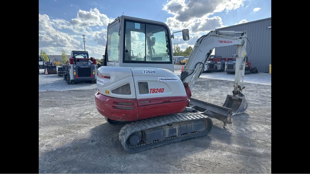 2020 TAKEUCHI TB240