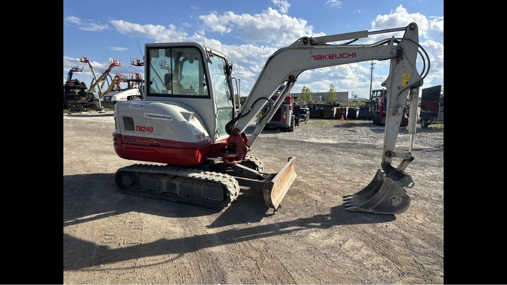 2020 TAKEUCHI TB240