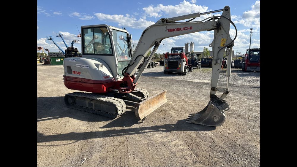 2020 TAKEUCHI TB240