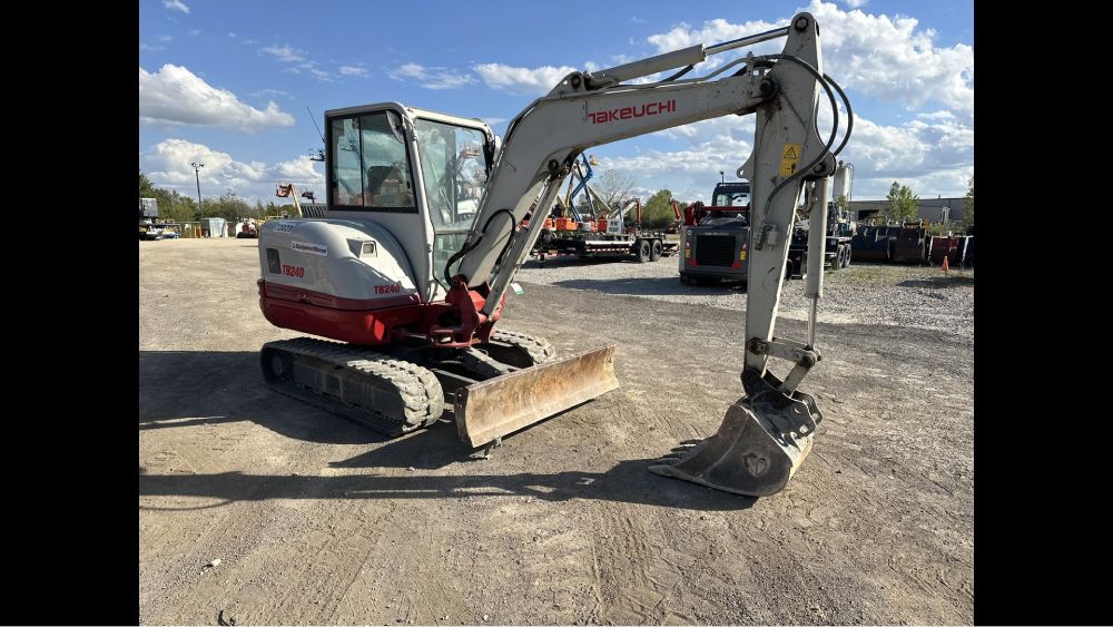 2020 TAKEUCHI TB240