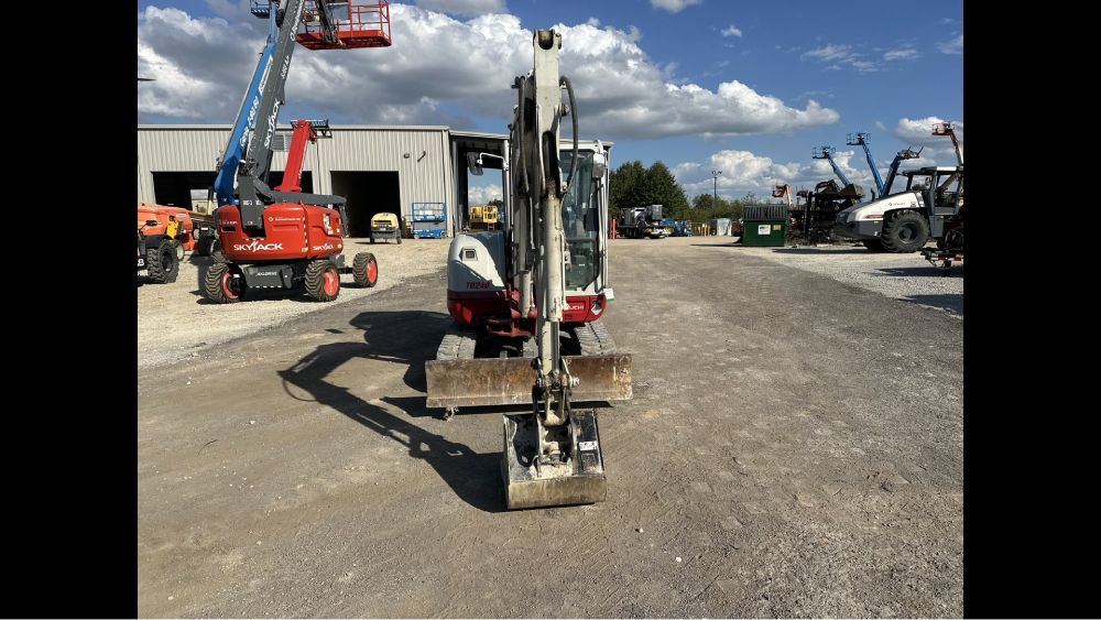 2020 TAKEUCHI TB240