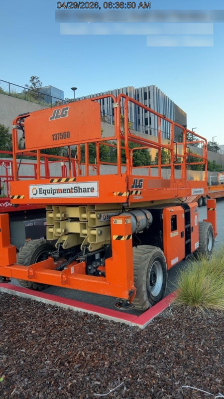 2021 JLG 330LRT