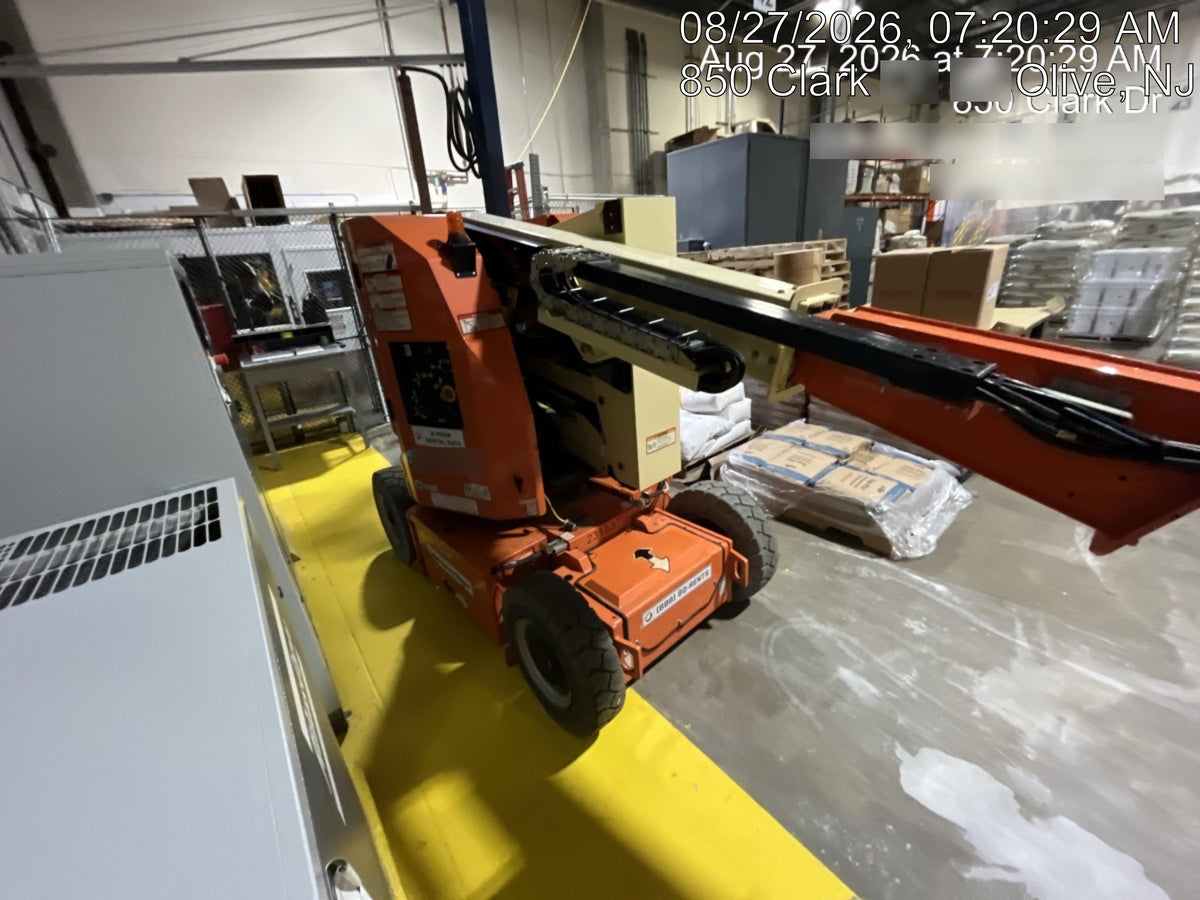2022 JLG E300AJP
