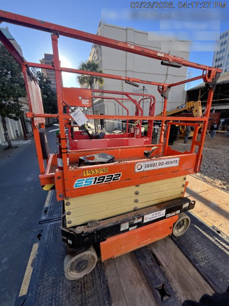 2021 JLG ES1932