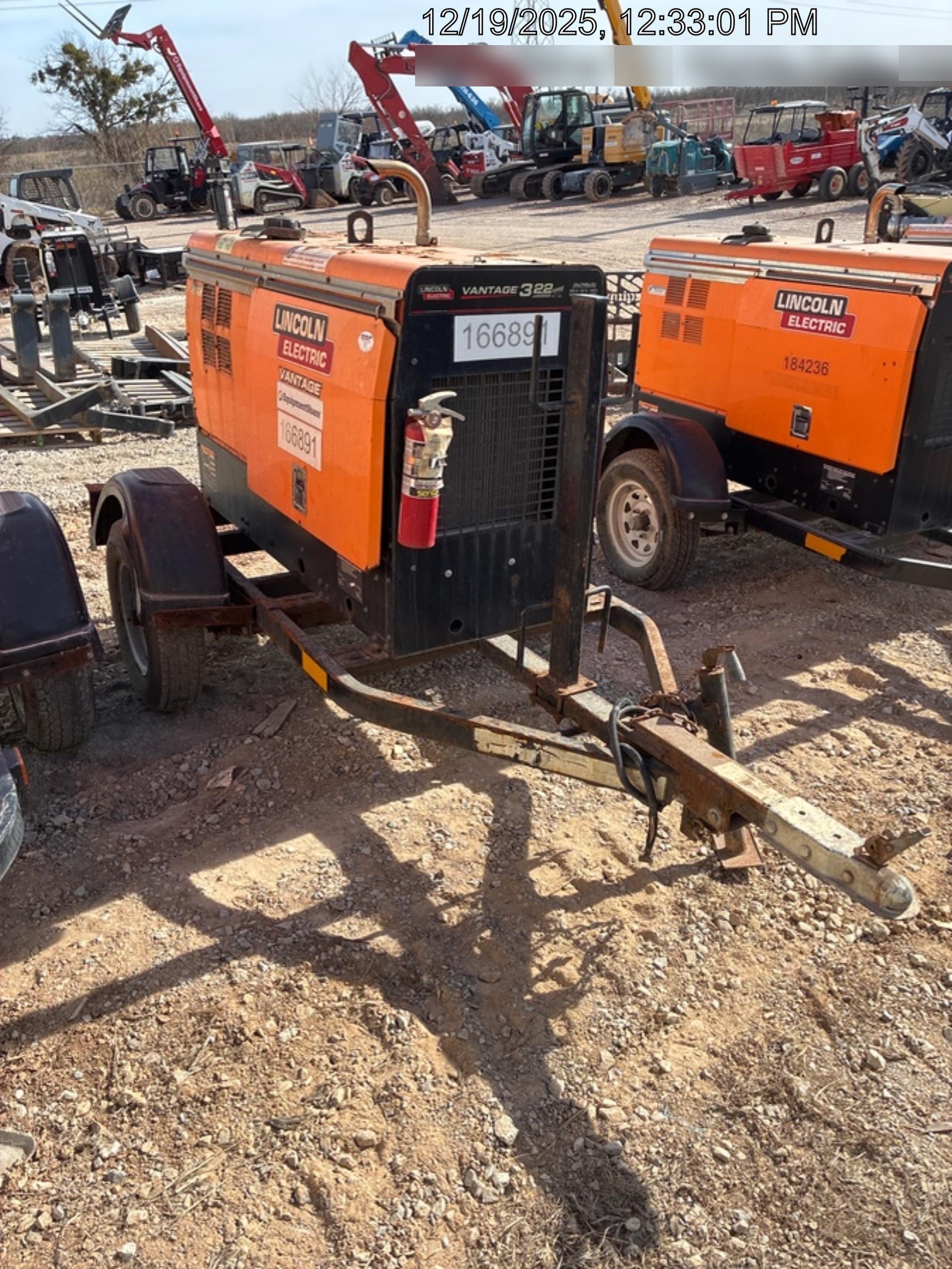 2021 Lincoln Electric Vantage 322 Vantage 322 Ready Pak 3 w/ Decals, ORANGE (includes trailer, cable rack, fender light kit) NO Telematics